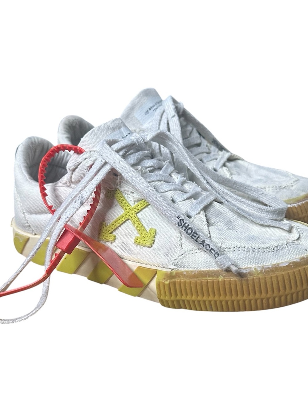 Off white canvas volcanized sneaker